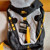 Zaino tresspass inverary 45 L  nuovo con protezion