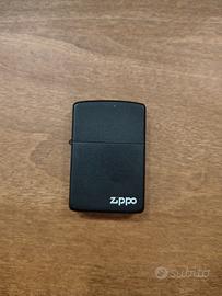 Vintage mai usato Zippo nero matt