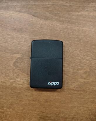 Vintage mai usato Zippo nero matt