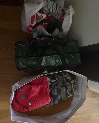 Vestiti, scarpe 39 e cappotti taglia 44