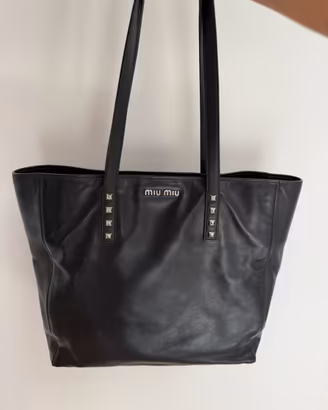 Borsa Miu Miu shopping tote in pelle nera
