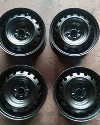 Cerchi Ferro Toyota Yaris 5,5 X 15 ET 45 4 Pezzi
