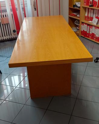 Tavolo  e cassapanca in legno design moderno