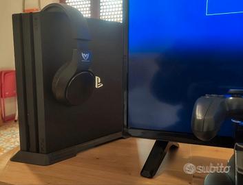 PS4 PRO 1TB + ACCESSORI