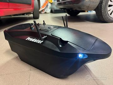 Barchino predator con ecoscandaglio batterie nuove