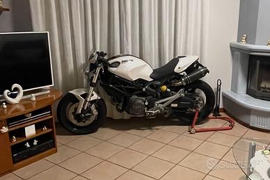 Ducati monster 696 plus DEPO A2