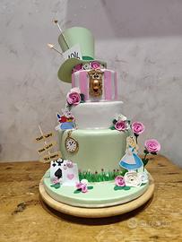 torta finta alice nel Paese delle meraviglie 