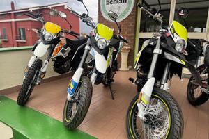 Um DSR 125 Enduro Motard
