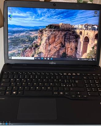 Computer Fujitsu lifebook A544