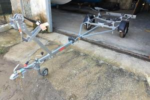 Carrello nuovo per barca e gommone portata 600 kg