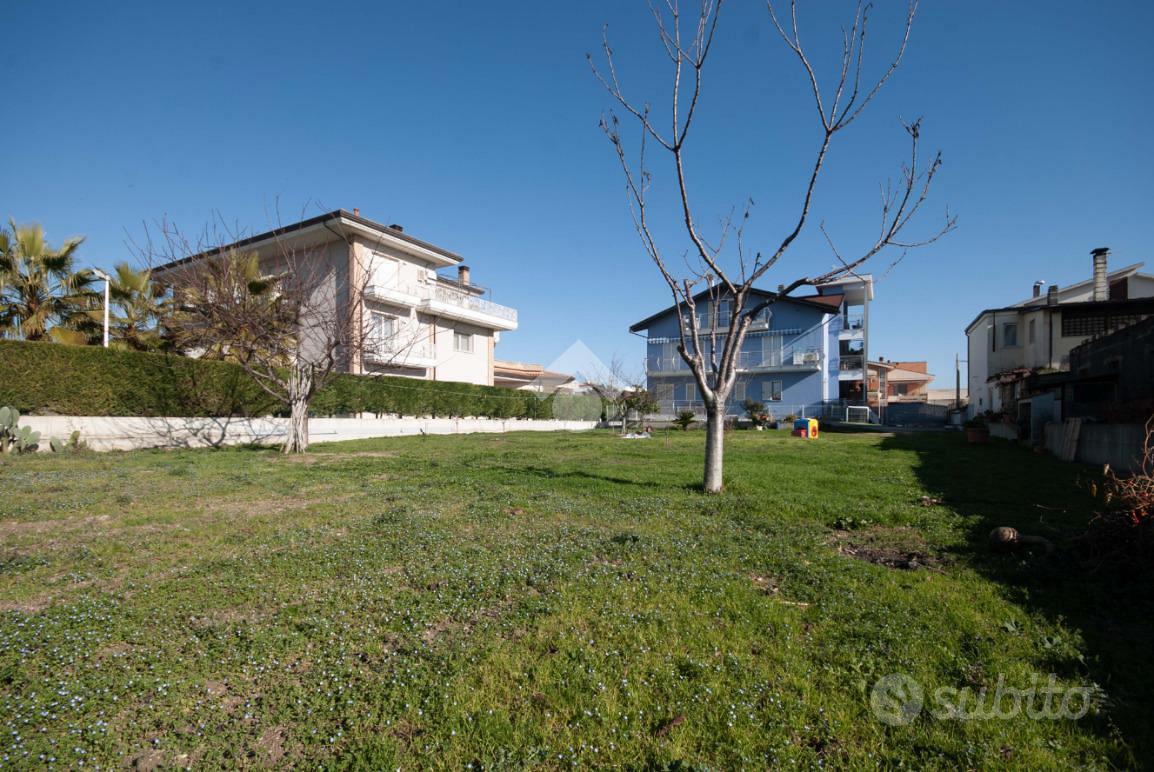 TER. RESIDENZIALE A ROSETO DEGLI ABRUZZI - Vista 3