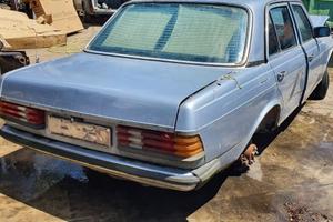 Mercedes 300D w123 per ricambi (2a)