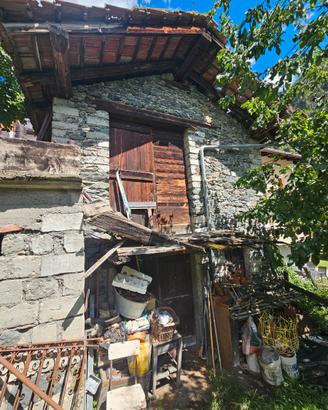 Rustico con giardino/orto e posti auto + PROGETTO