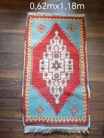 Tappeto fatto a mano 