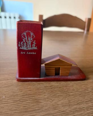 Portapenne souvenir Sri Lanka in legno