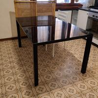 Tavolo allungabile in vetro 