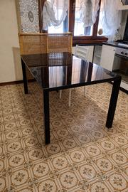 Tavolo allungabile in vetro 