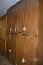 DUE ARMADI IN LEGNO PER VESTITI E BIANCHERIA