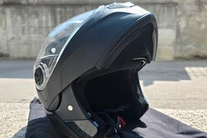 Casco modulare Airoh.