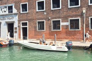 Boston Whaler 21 outrage