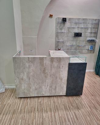 Arredo completo per negozio di abbigliamento