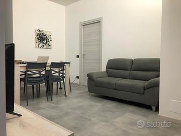 Stanza matrimoniale ad uso singolo in app.to 150mq