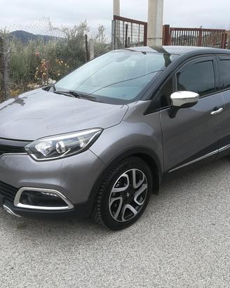  Renault Captur  r-link
