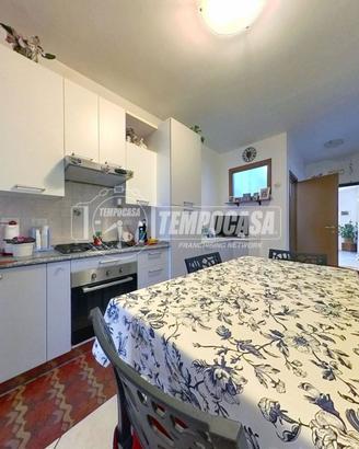 APPARTAMENTO CON TERRAZZO PRIVATO E GARAGE