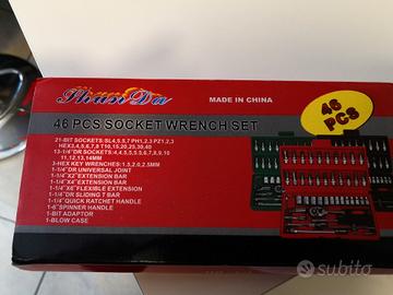 attrezzi per smontaggio auto moto o lavori domesti