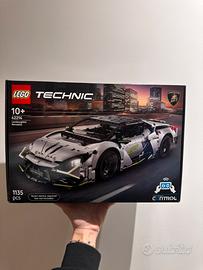 Lego Technic Lamborghini Revuelto