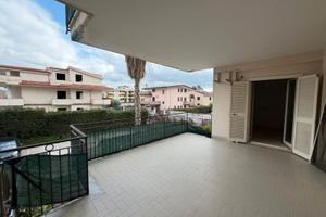 Appartamento 103 mq, 4 vani, terrazzi, box auto