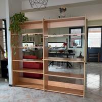 Libreria moderna a giorno