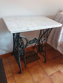 Macchina da cucire Singer con piano in marmo