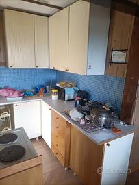 tavolo con sedie vetrina mobile 