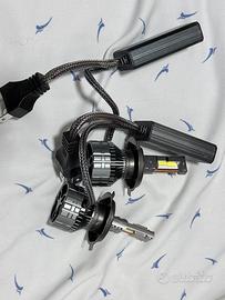 Lampada led auto h4 con cancellazione errore
