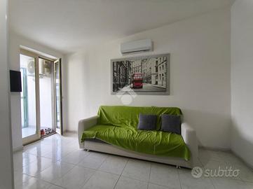 2 LOCALI A MELITO DI NAPOLI