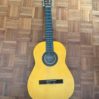 Chitarra classica marroncina