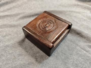 Antica scatola di legno