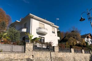 Villa in viale Giovanni Agnelli