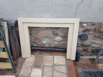 Cornice in pietra per camino