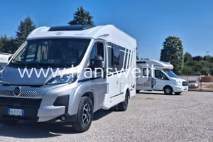 Carado V132 PRO+ camper van compatto letto matrimo