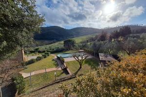 Tenuta agricola in collina Volterra Pisa