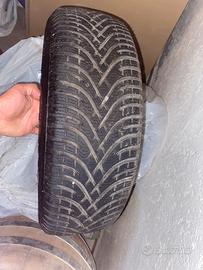 Gomme klember per auto