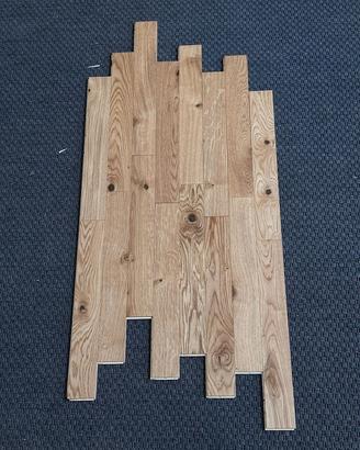Parquet listello rovere con nodi a Parma