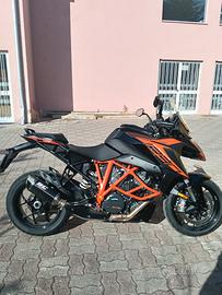 KTM 1290 Super Duke GT 2021