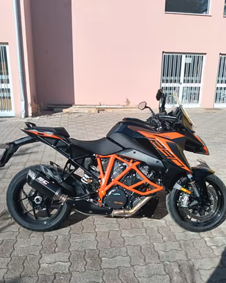 KTM 1290 Super Duke GT 2021