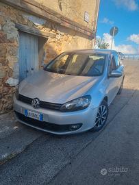 VOLKSWAGEN GOLF VI