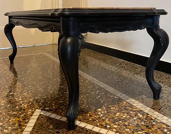 Tavolino vintage in stile classico