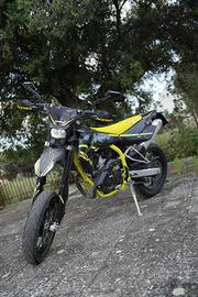 SWM SM 125 R Motard 4T