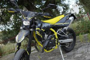 SWM SM 125 R Motard 4T